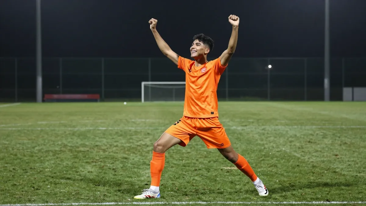 Blackpool have secured promising youngster Oli Hunter on a professional contract until 2028, as manager Ian Evatt...